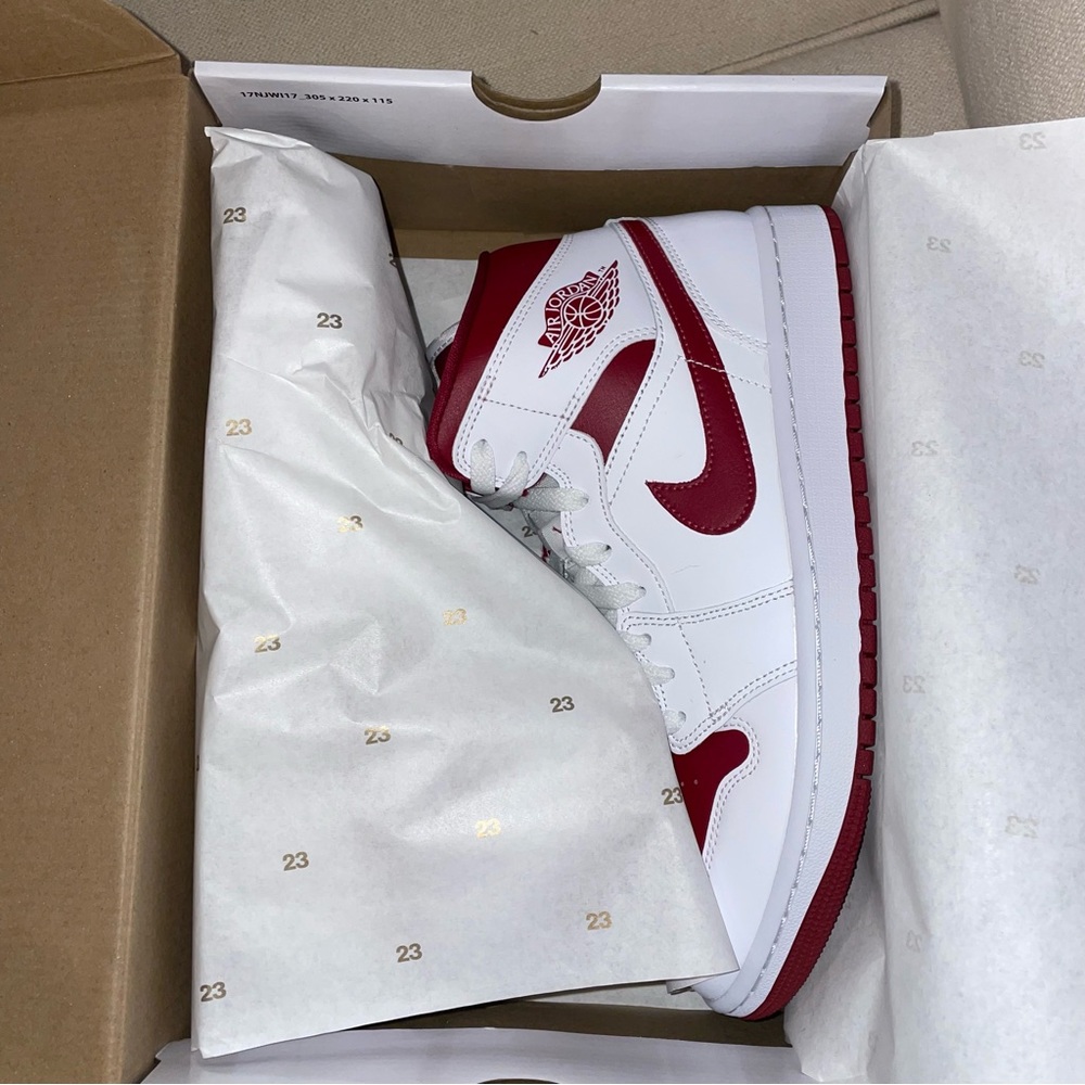 Jordan 1s - Picture 4 of 4